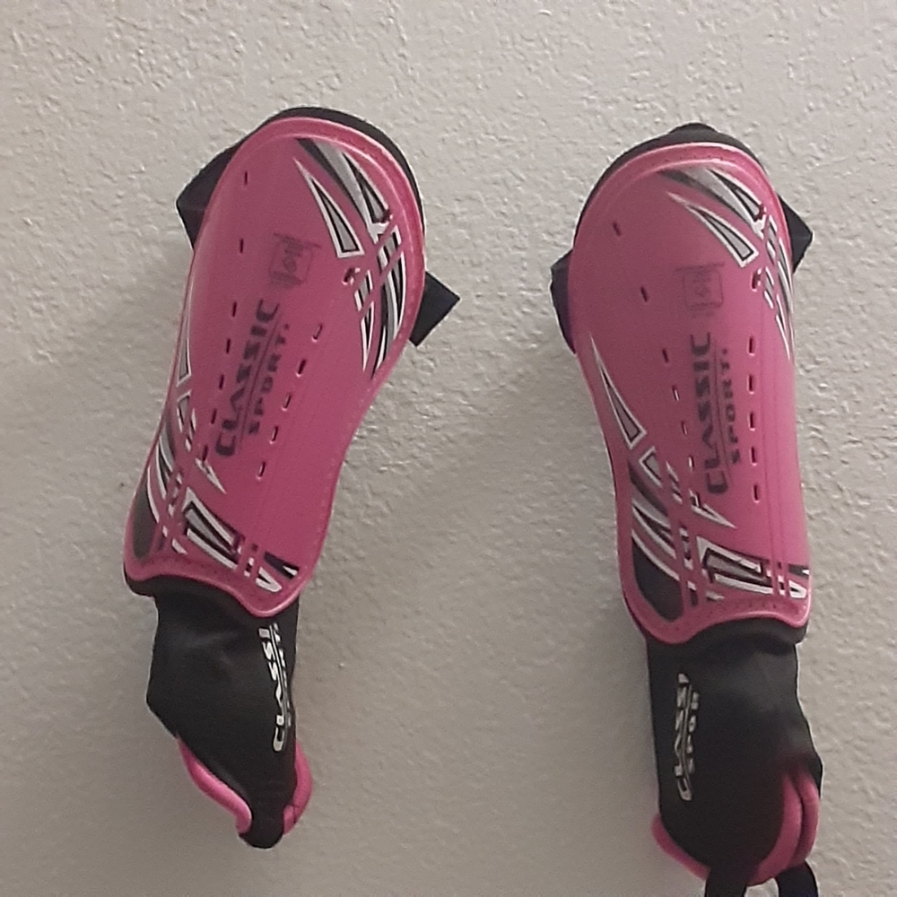Girls Soccer Shin Guards Medium